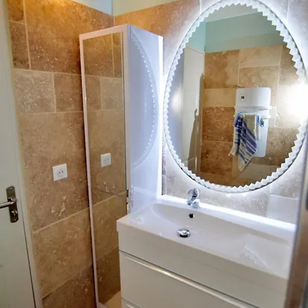 Apartman Modern With Terrace And 5 Min Away *