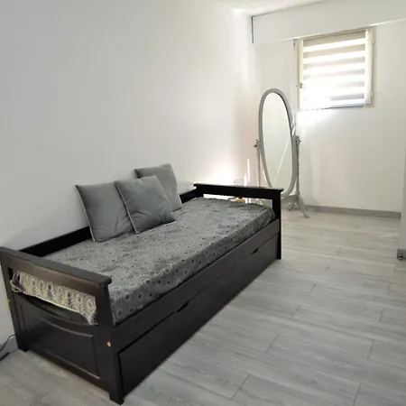 Modern With Terrace And 5 Min Away Apartman