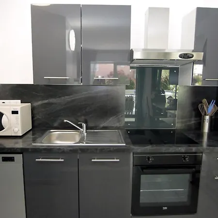 Modern With Terrace And 5 Min Away Apartman *