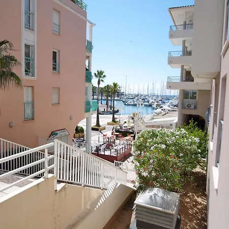 Modern With Terrace And 5 Min Away Apartment *
